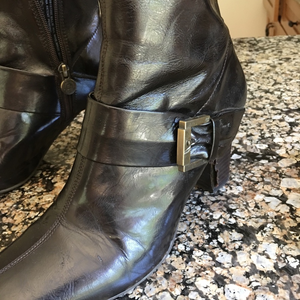Leather Ankle boots with hell size 8